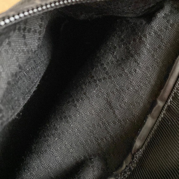 Gucci Bamboo Two-Handle Tote Bag in
Black Nylon.Black.Non-Gucci replace strap. - Picture 14 of 16